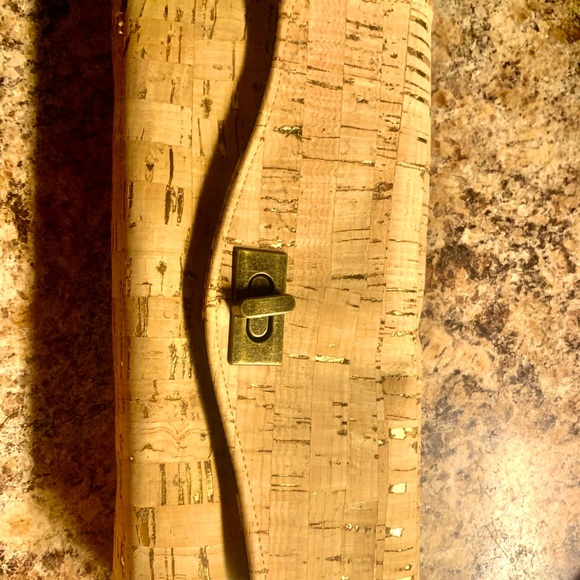 Beautiful vegan friendly  cork wallet - Picture 3 of 12